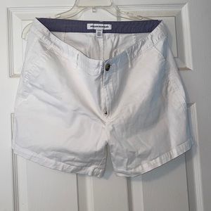 White high rise shorts.